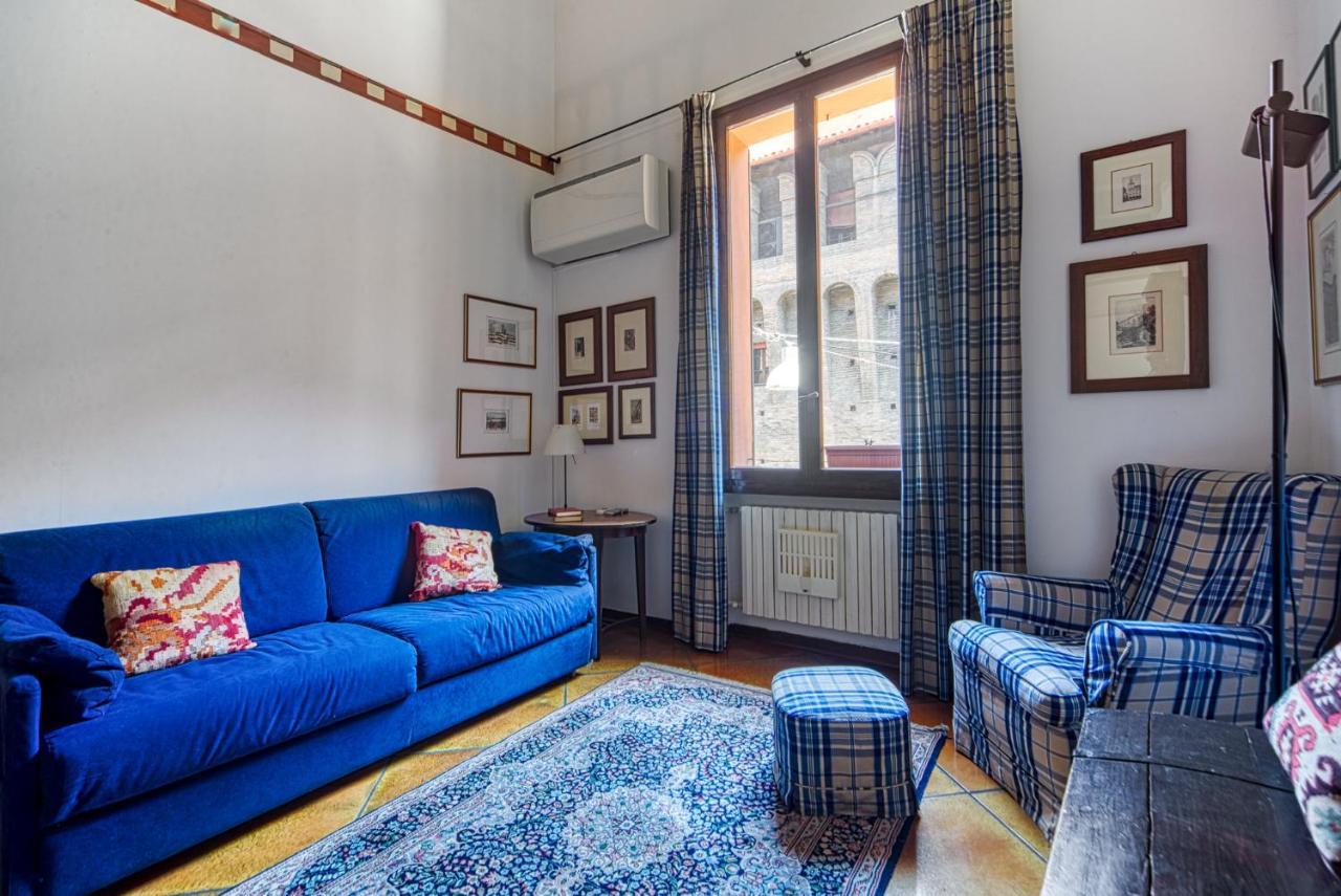 Piazza Maggiore Duplex Apartment By Wonderful Italy Bologna Bagian luar foto