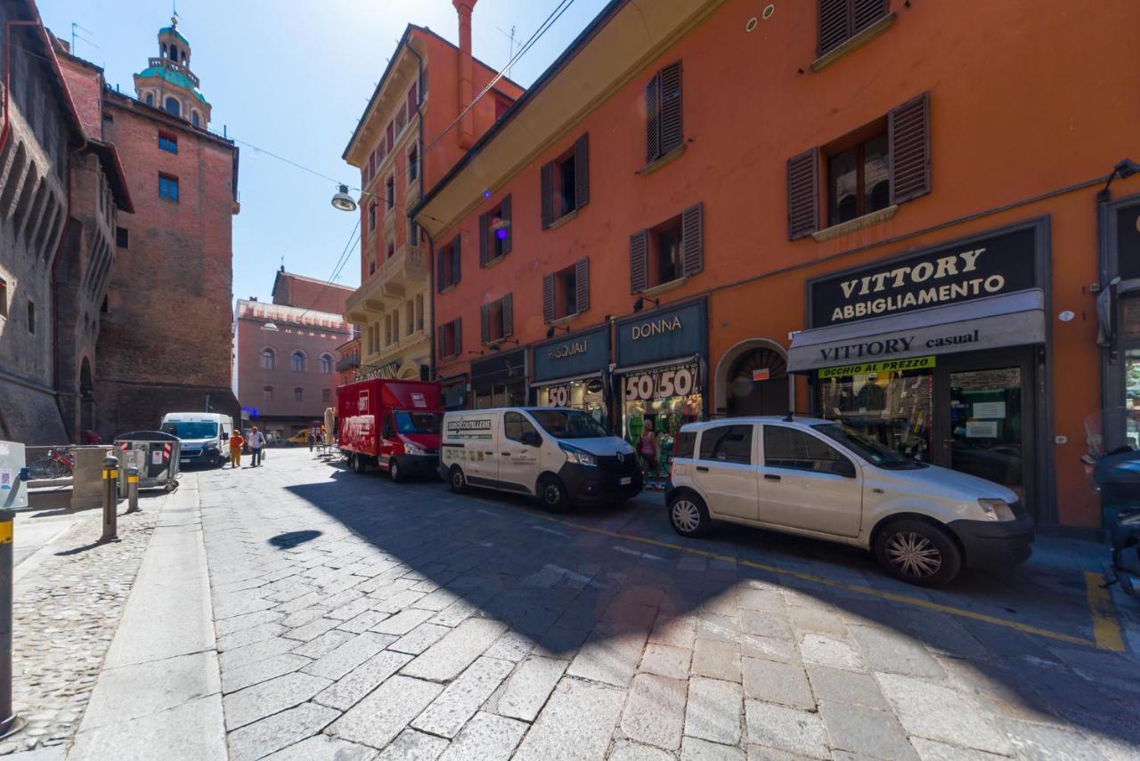 Piazza Maggiore Duplex Apartment By Wonderful Italy Bologna Bagian luar foto