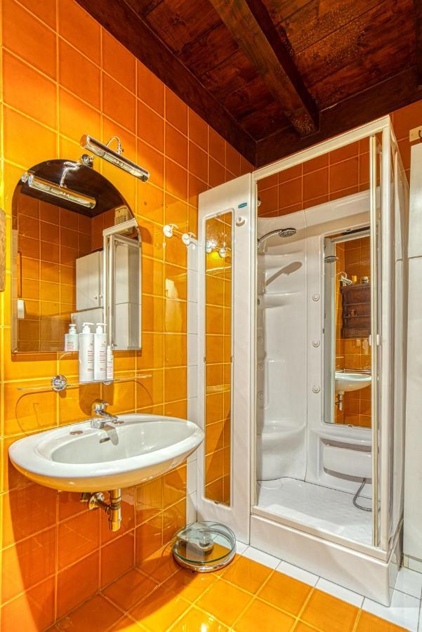 Piazza Maggiore Duplex Apartment By Wonderful Italy Bologna Bagian luar foto